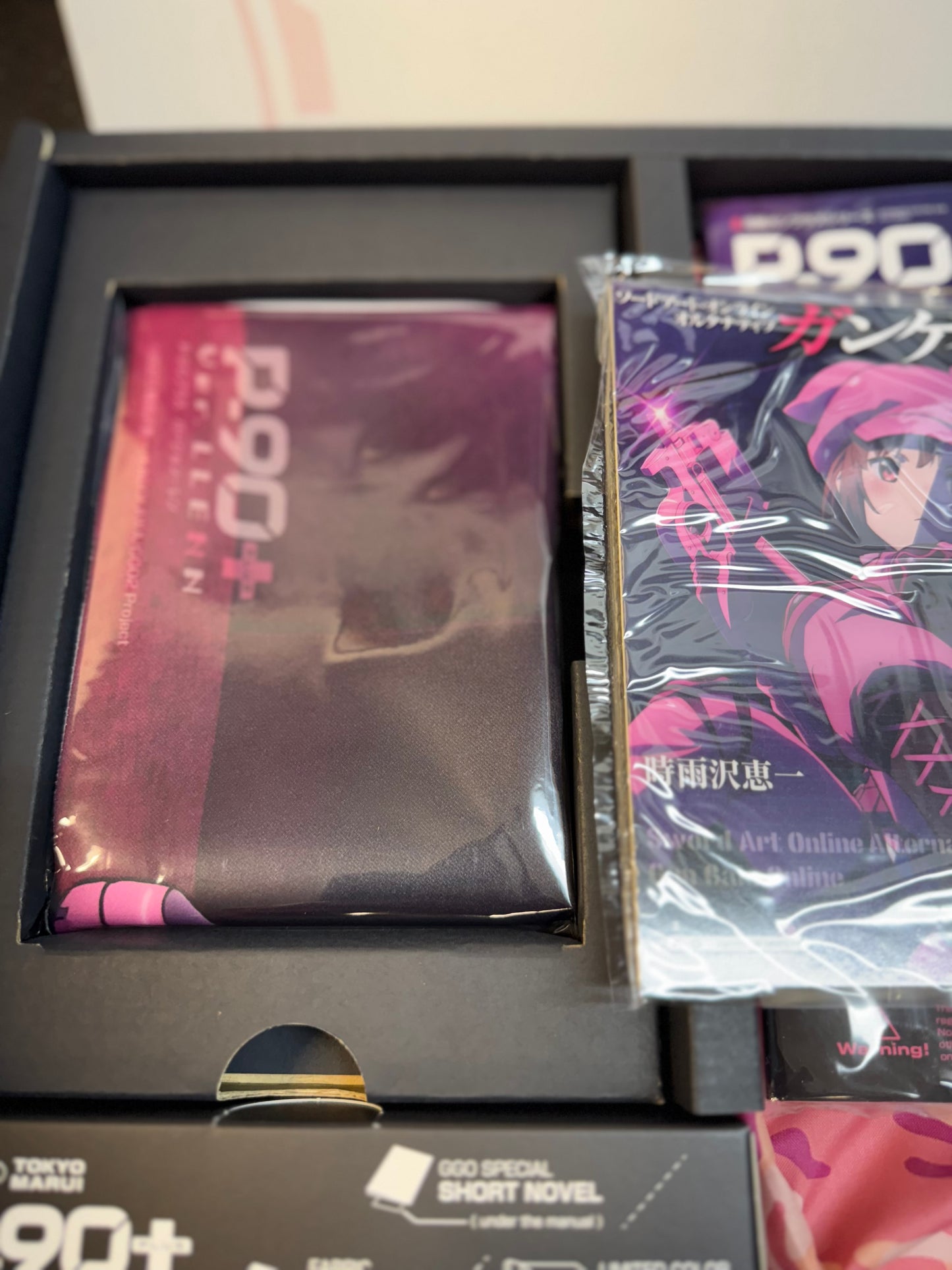 Limited Edition TOKYO MARUI P90 VER.LLENN (GUN GALE ONLINE) AIRSOFT AEG